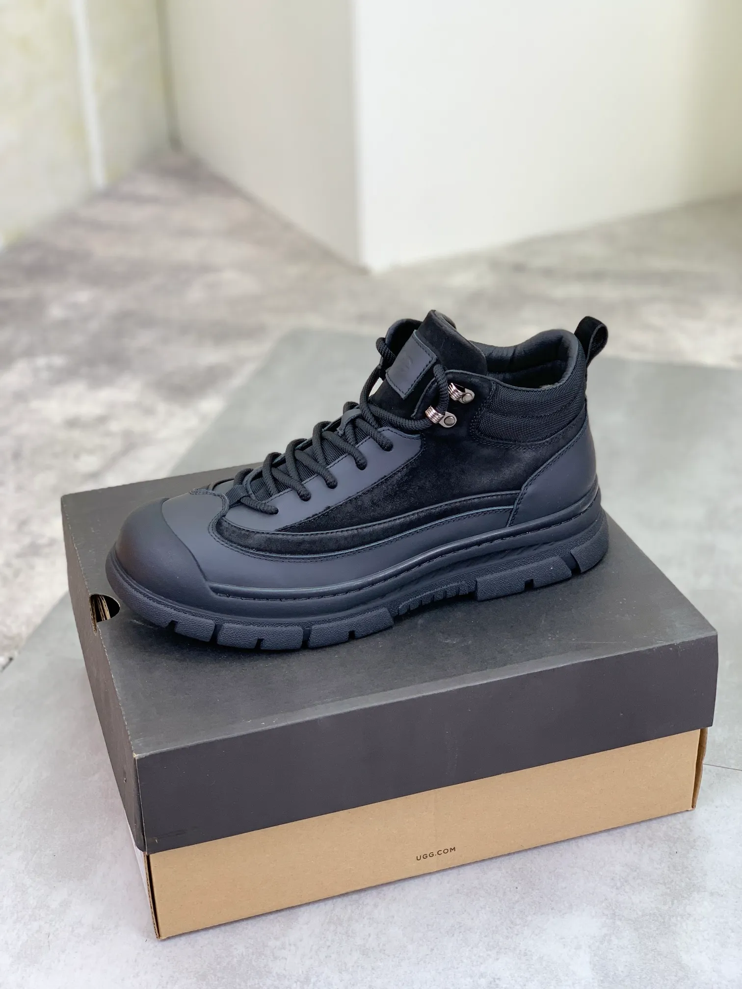 Men's Men's Shoes P620 [New Style] 💰 🆘 "Real Wool" [UGG] 👉 Popular men's shoes official website synchronization 🔰 Genuine quality [proud] is not comparable to the imitations in the general market 🌀 The upper is imported Italian frosted cowhide, and the lining: foot pad 🅰️ grade 🐑 real wool 👻 Only Grade A can show the effect The hand feels smooth and delicate 🔱The shoe shape is grand, only genuine factories can achieve it 🎄The perfect toughness of the original outsole 👻⬛️ allows customers to bid farewell to one-time consumption. Real wool lining, super warm. 3️⃣Colors available Sizes: 38-44